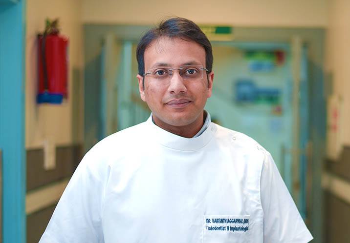 Dr Vaikunth Aggarwal Best Dentist Muzaffarnagar India